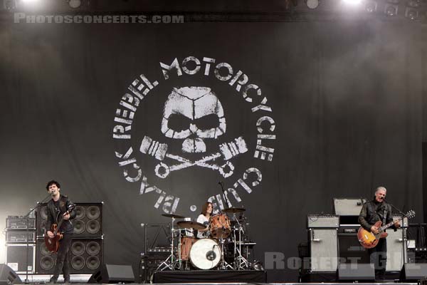 BLACK REBEL MOTORCYCLE CLUB - 2018-07-21 - PARIS - Hippodrome de Longchamp - Main Stage 2 - Peter Hayes - Robert Levon Been - Leah Shapiro